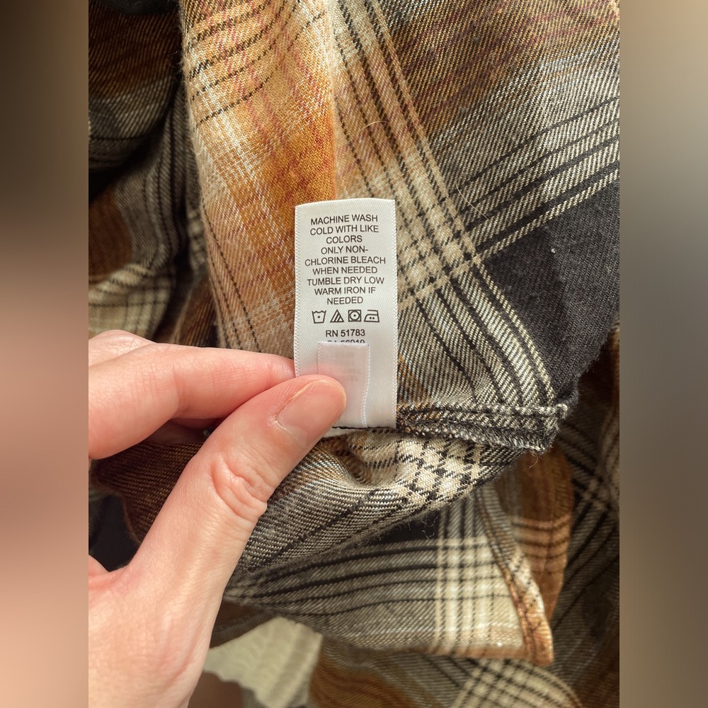 Maurices ~ Black and Orange Flannel ~ M - Picture 9 of 9